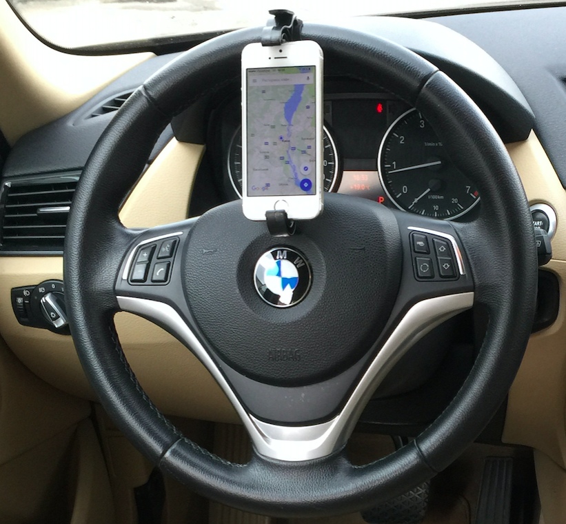 Фото Держатель для смартфона в машину на руль CG IP45