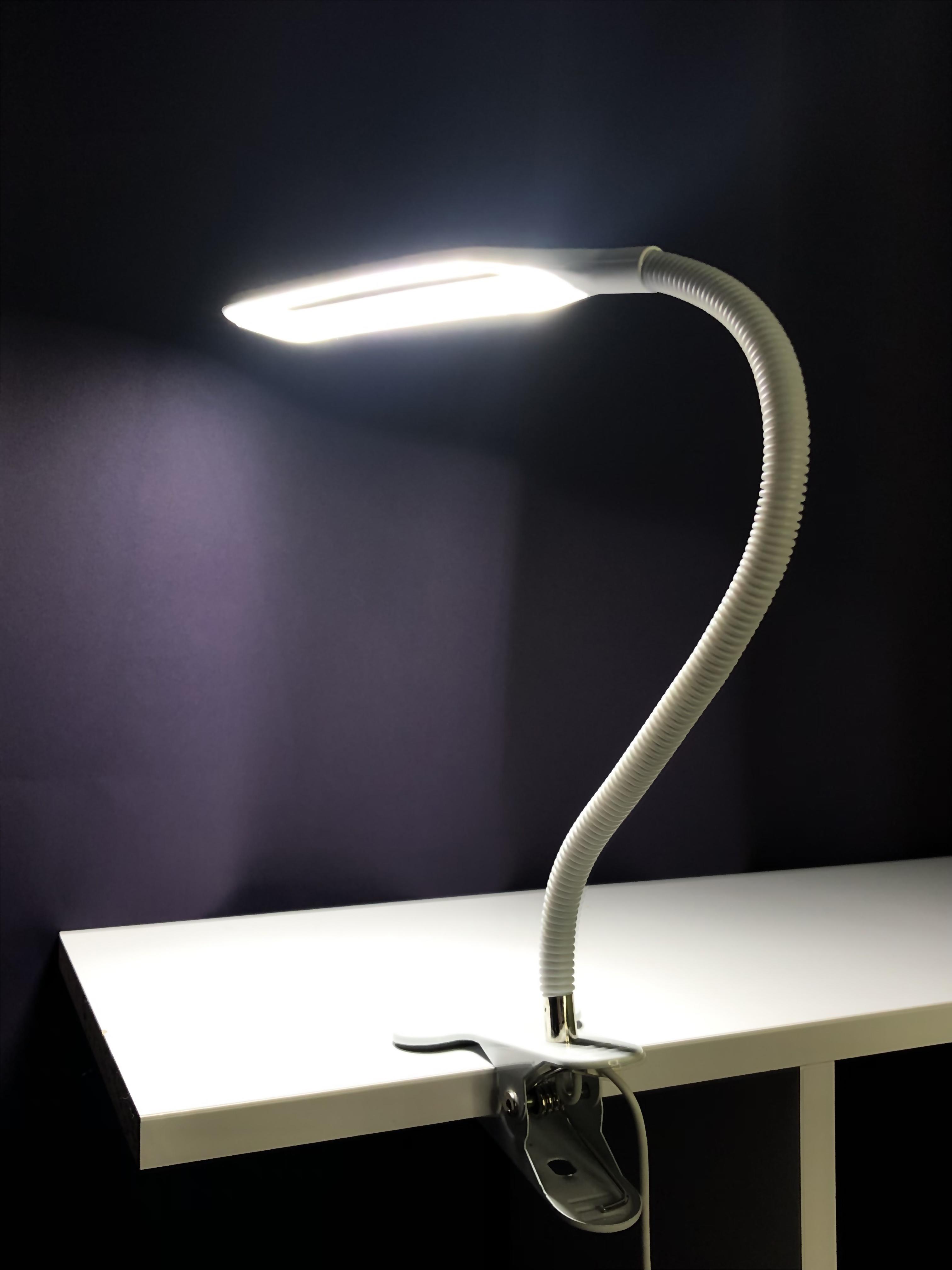 Фото 2 Гибкая LED лампа с креплением прищепкой UFT Lamp 1