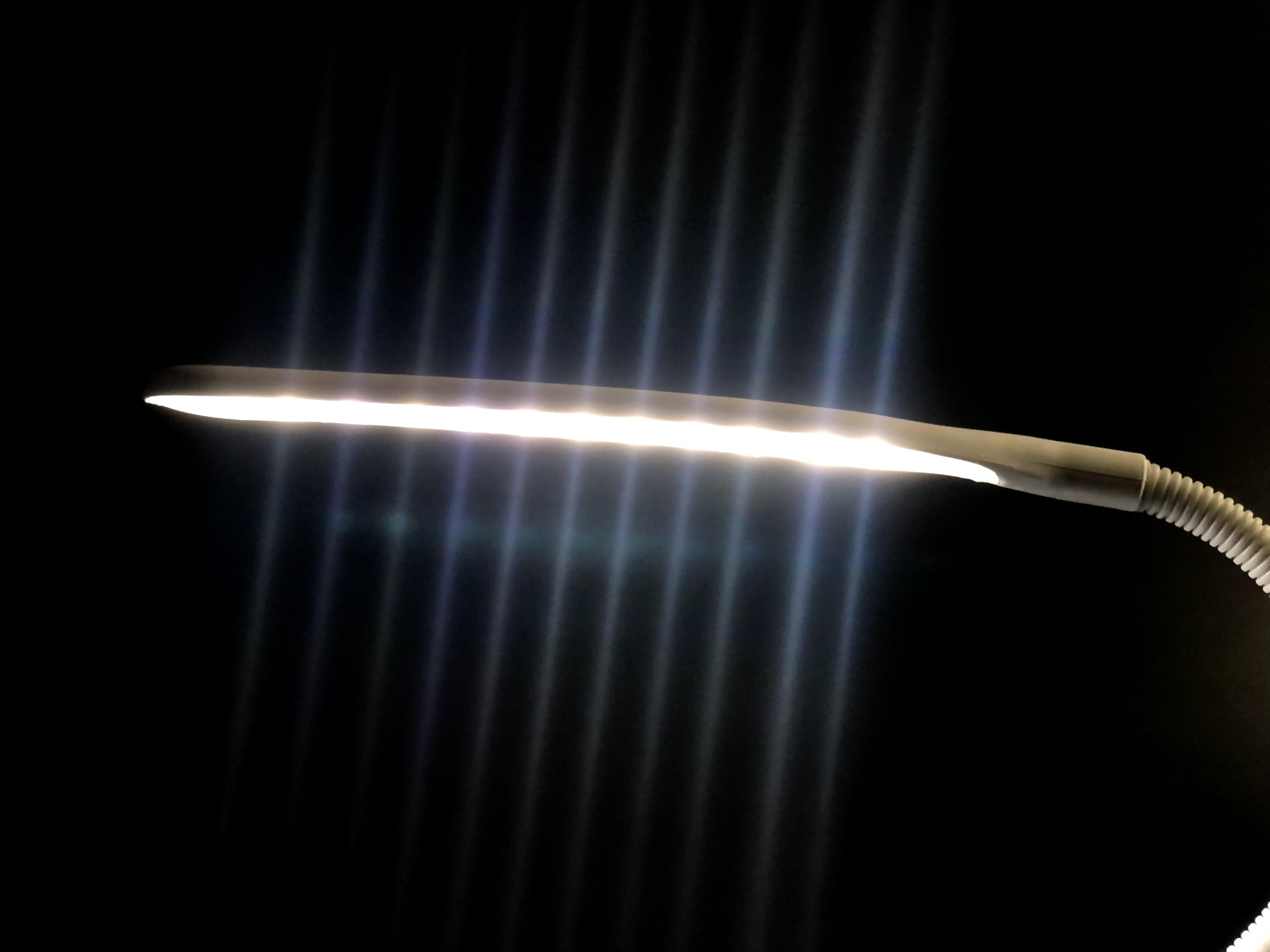 Фото 1 Гибкая LED лампа с креплением прищепкой UFT Lamp 1